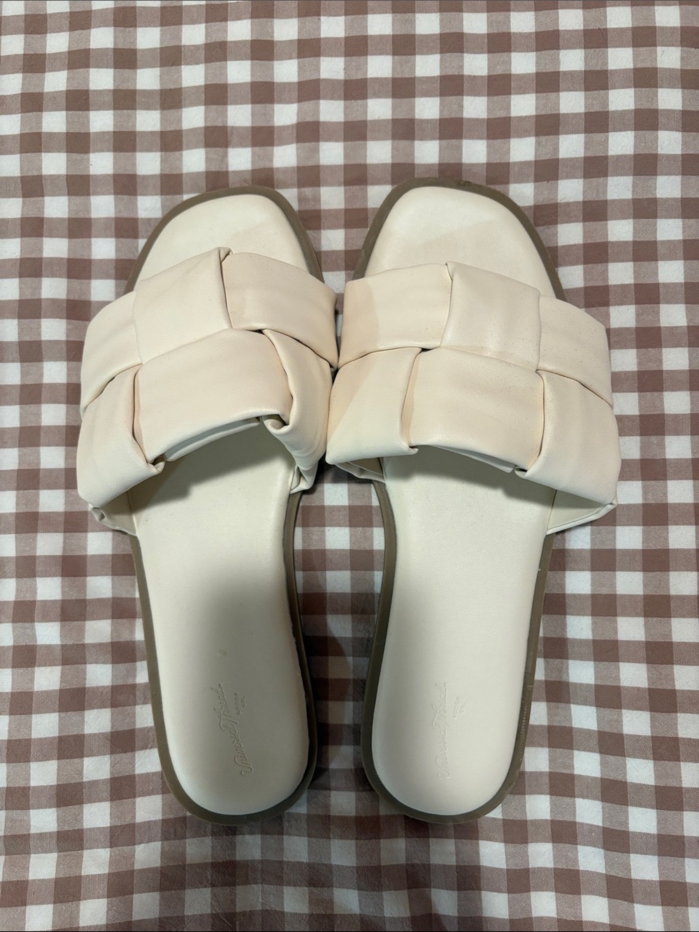 Universal Thread Woven Cream Sandals
